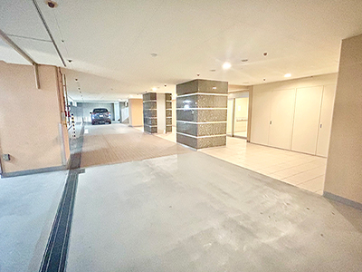 地下車寄せ｜ザ・コスギタワー